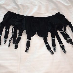 NWT 12 strap black garter belt size large l